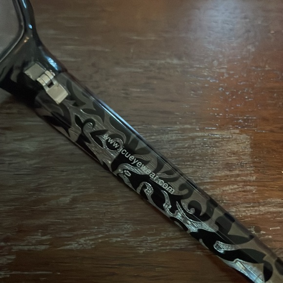 ICU eyewear 29151003 black and pink pattern +1.75 readers with pink soft case - Picture 8 of 15